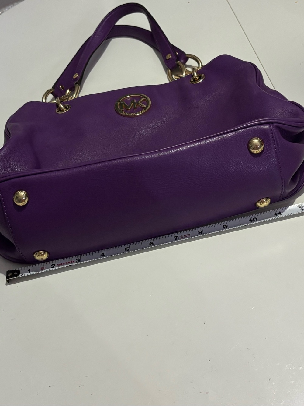 Michael Kors Purple Leather Shoulder Bag with Gold Accents - Picture 5 of 9